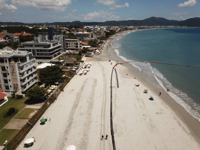 Canto Sul dos Ingleses tem a maior faixa de areia da praia