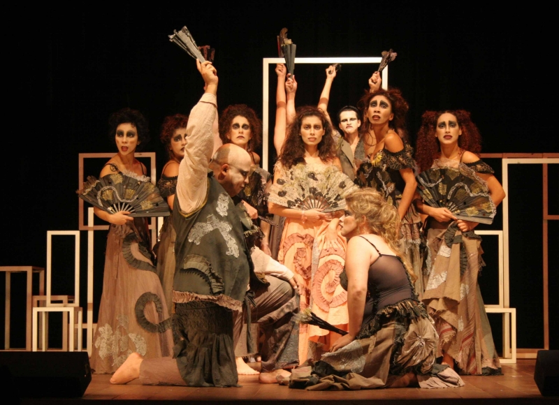 Oficina teatral discute papel do ator em cena