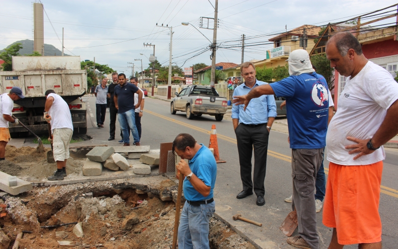 Prefeitura realiza obras na tubulação da rede fluvial do Santinho