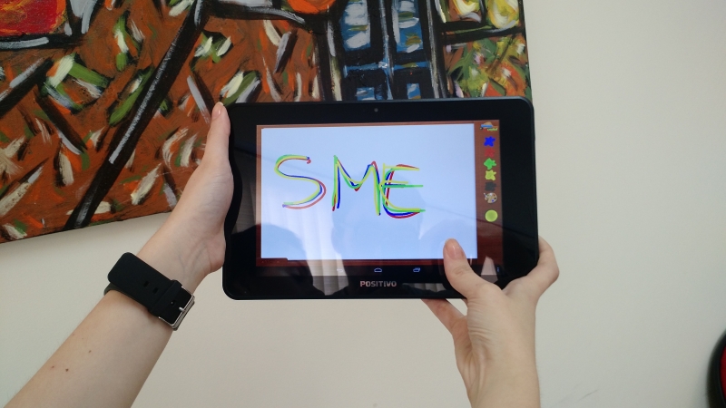 Educação passa a utilizar tablet em sala de aula