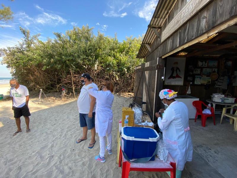 Prefeitura encerra vacinação dos pescadores artesanais contra a gripe