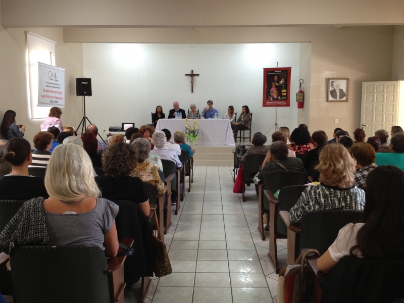 Debate sobre a violência contra idosos