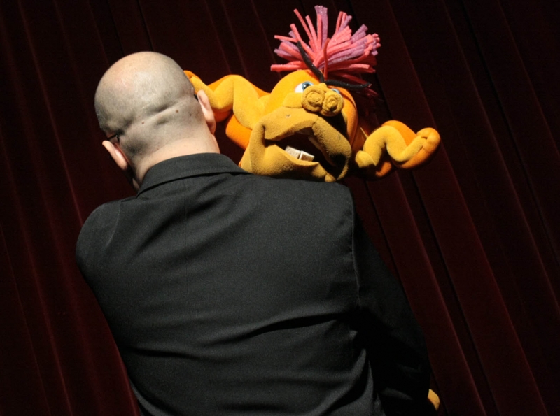 Teatro da Ubro apresenta Conspirações Variadas