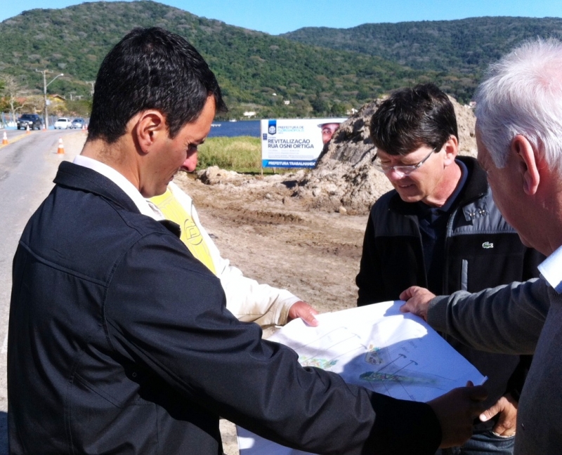 Equipe de Obras fiscaliza serviços de manutenção
