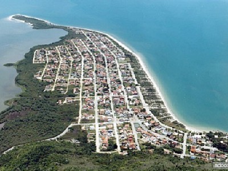 Demolição de obra irregular na Daniela