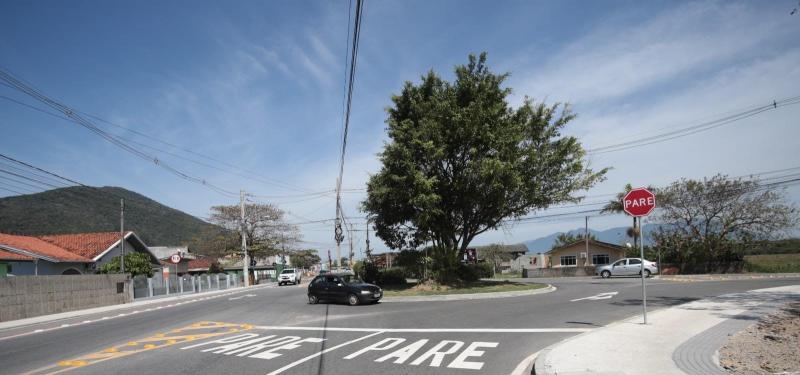 Via de acesso à Tapera e ao Ribeirão da Ilha ganha ciclovia