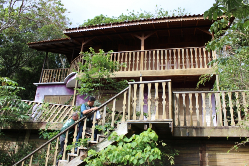 Floram inicia demolição de casa na Costa da Lagoa