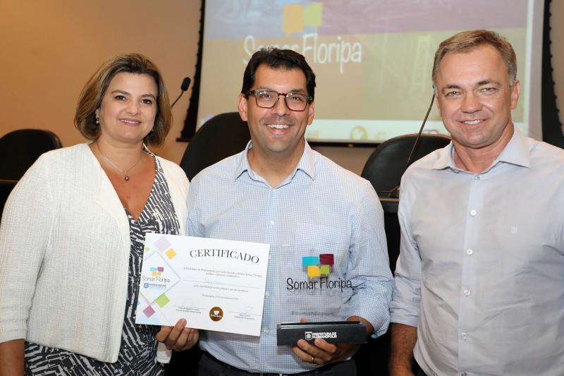 Inspiração e homenagens marcam cerimônia de um ano da rede Somar Floripa