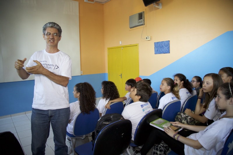 Programando o Futuro encerra primeiro módulo com alunos da Escola Básica Municipal Luiz Cândido da Luz