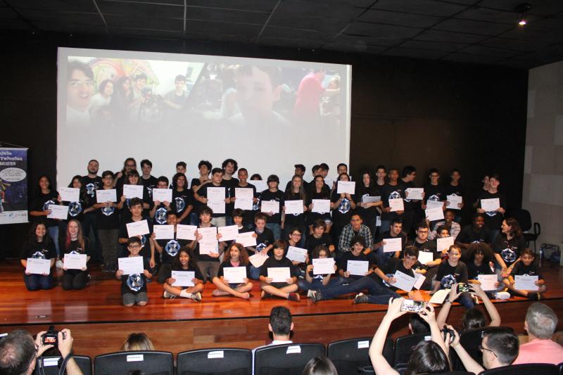 Estudantes da rede recebem certificado do SC Games Novos Talentos