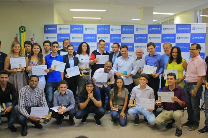 Prefeitura homenageia ações pró-juventude
