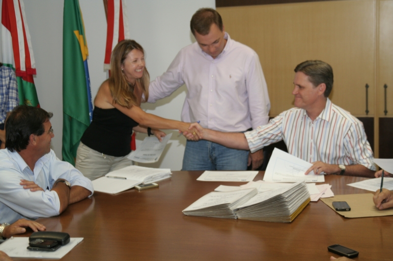 Membros do Conselho de Habitação são empossados