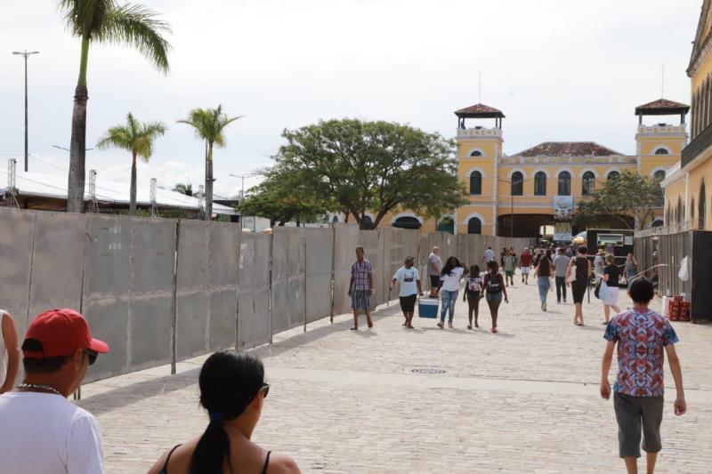 Praça do Largo da Alfândega fechada temporariamente