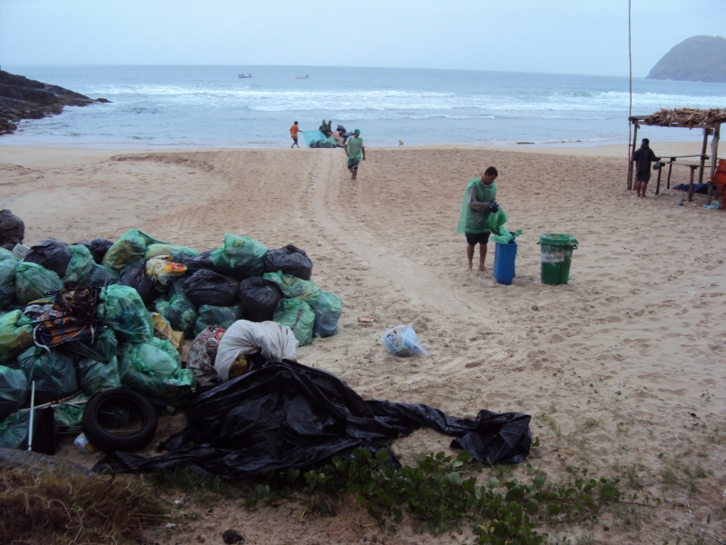 Retiradas 2,7 toneladas de lixo da Lagoinha do Leste