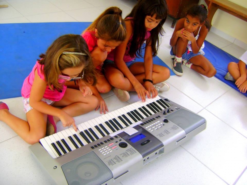Escola municipal do Rio Vermelho 'respira' música   