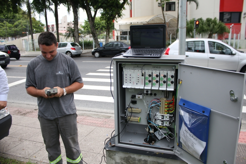 Semáforos: metade do sistema já está instalado