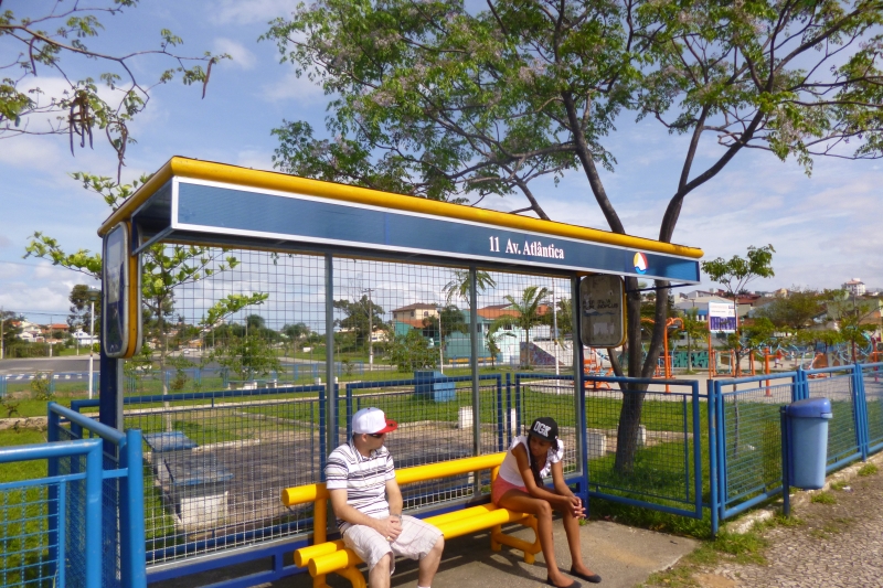 Abrigos de ônibus são trocados no Continente