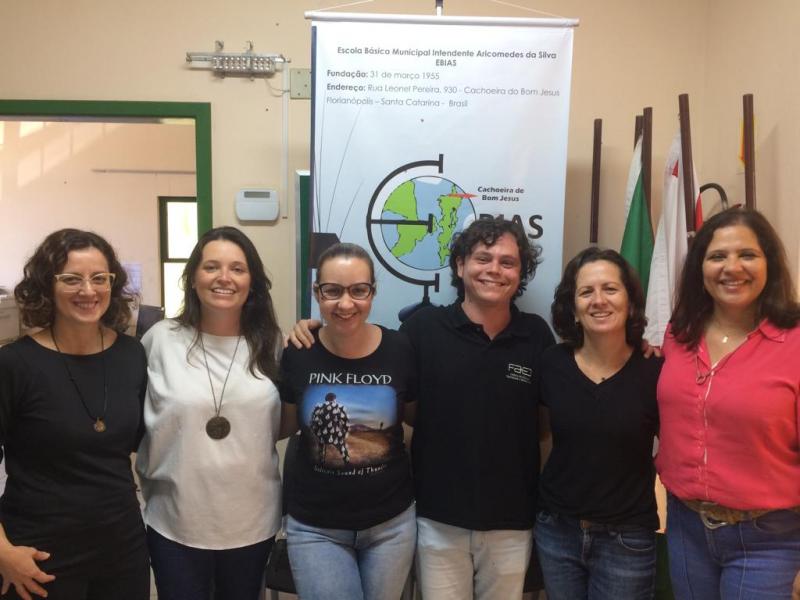 Ex-estudantes de escola viram professores da unidade