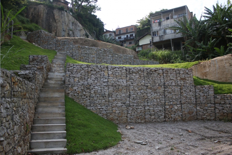 Prefeitura entrega contenção da Mariquinha