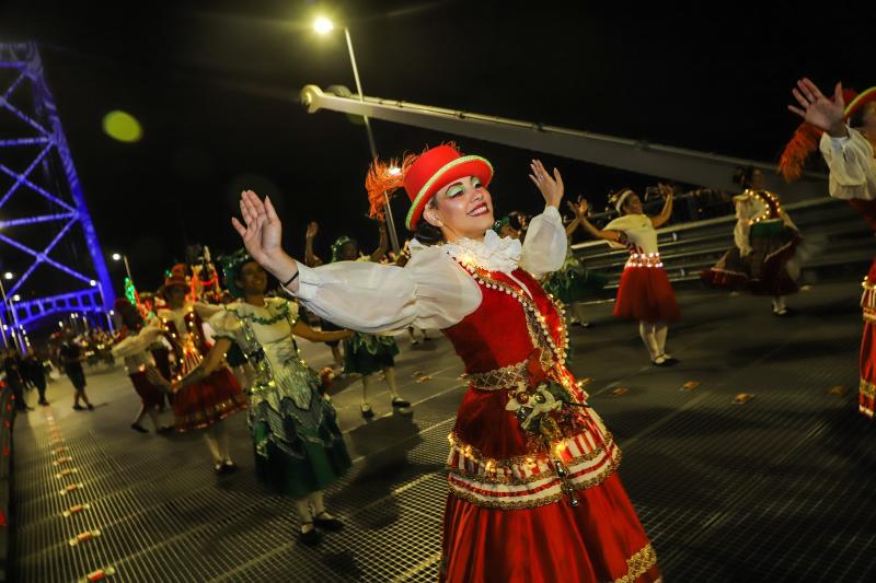 Desfile de Natal na Beira-Mar Norte terá mais de 250 artistas e Papai Noel