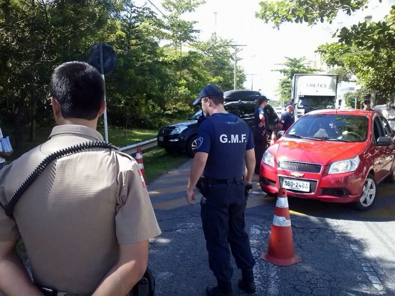 GMF e Detran fiscalizam veículos estrangeiros