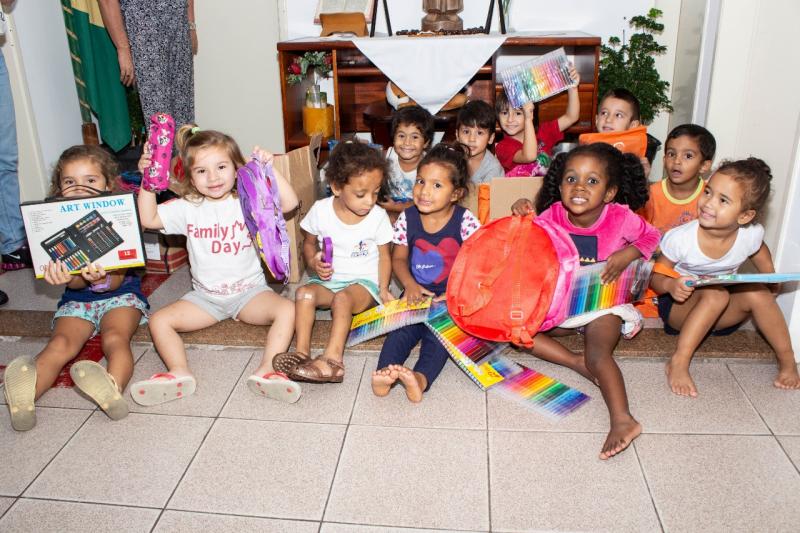 Somar Floripa arrecada 5 mil itens de material escolar para crianças 