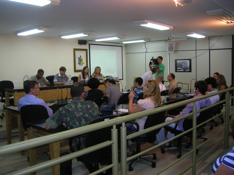 Foi realizada reunião para definir diretrizes do 1º Encontro Municipal da Juventude