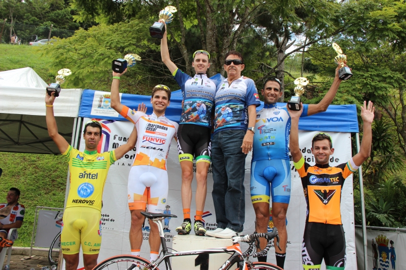 Ciclista paranaense vence Subida do Morro da Cruz