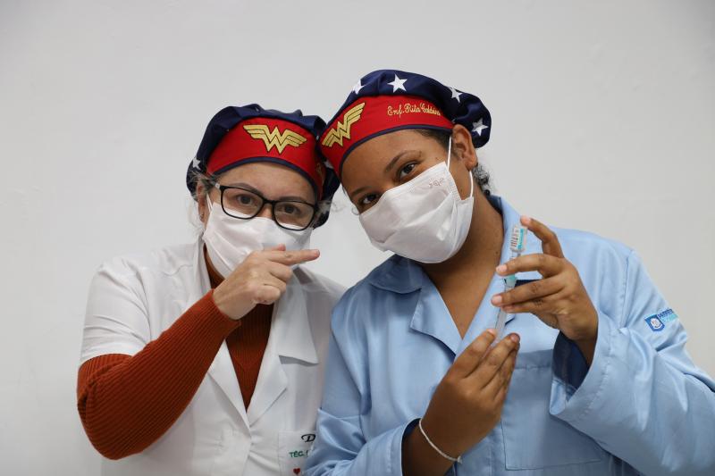 Meninas de 16 anos sem comorbidades poderão se vacinar nesta quarta