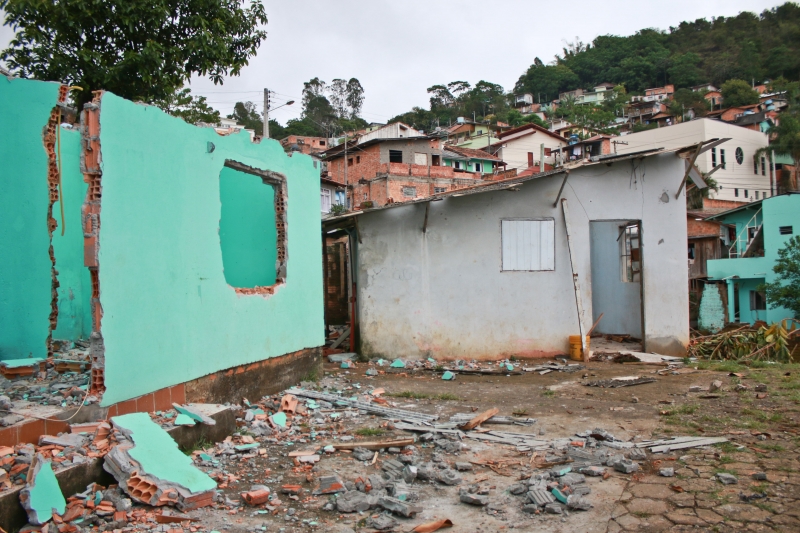 Morro do Horácio recebe moradias e área de lazer