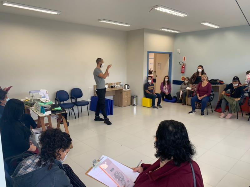 OUTUBRO ROSA: CS Alto Ribeirão faz ação sobre bem estar 