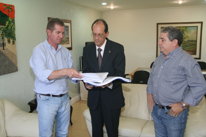 Ufsc recebe projeto da Edu Vieira