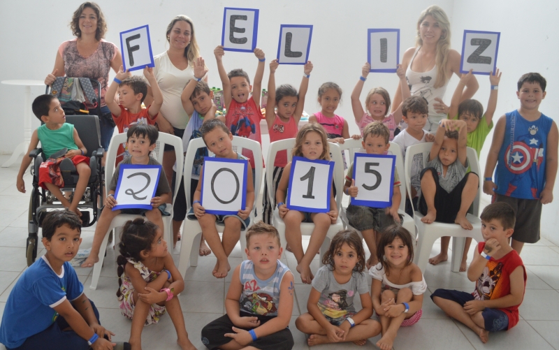 Crianças agradecem PM por salvar colega