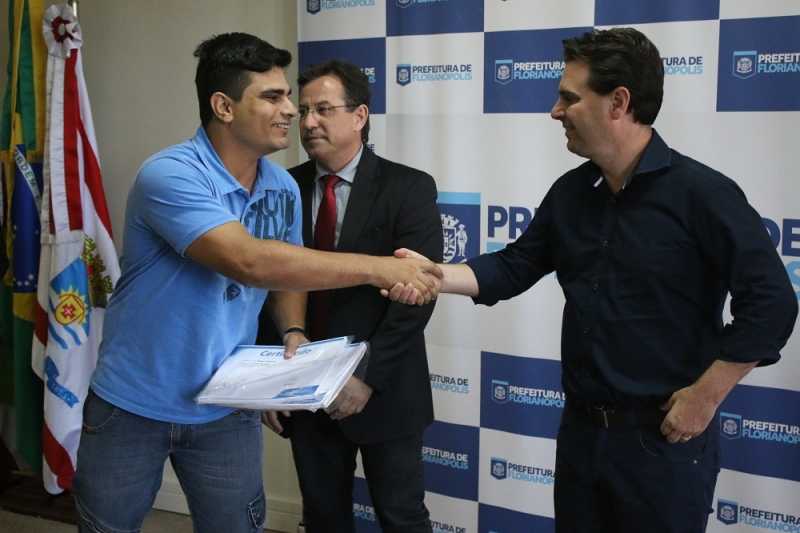 Empreendedores finalizam curso de capacitação
