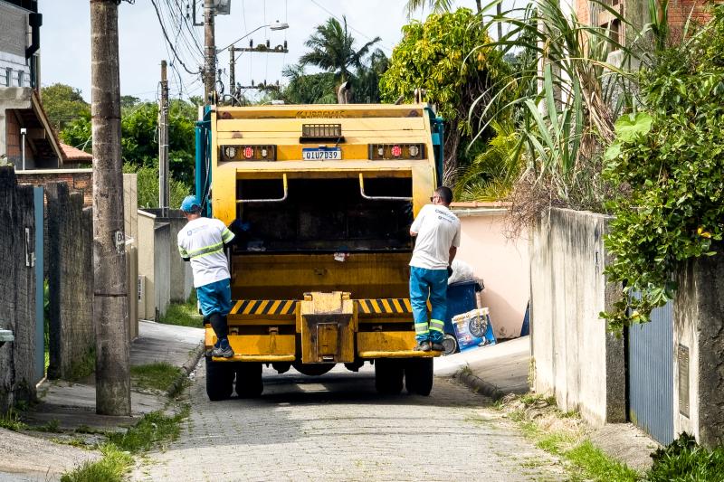 Operação Verão: Florianópolis amplia a coleta convencional de resíduos nos principais balneários