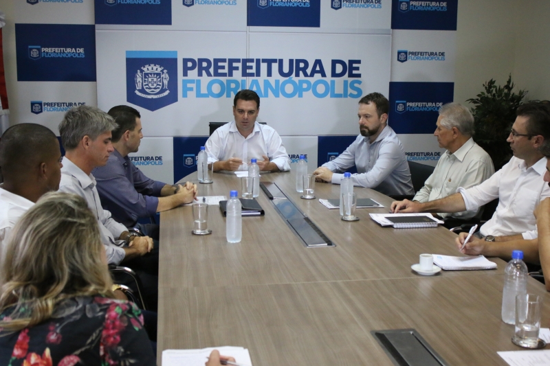 PMF exige volta ao trabalho para negociar