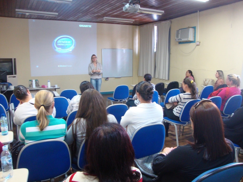 Prefeitura realiza ações para promover saúde vocal dos servidores da educação