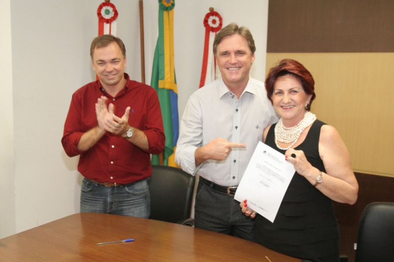 Dalva De Luca Dias assume a Secretaria de Assistência Social