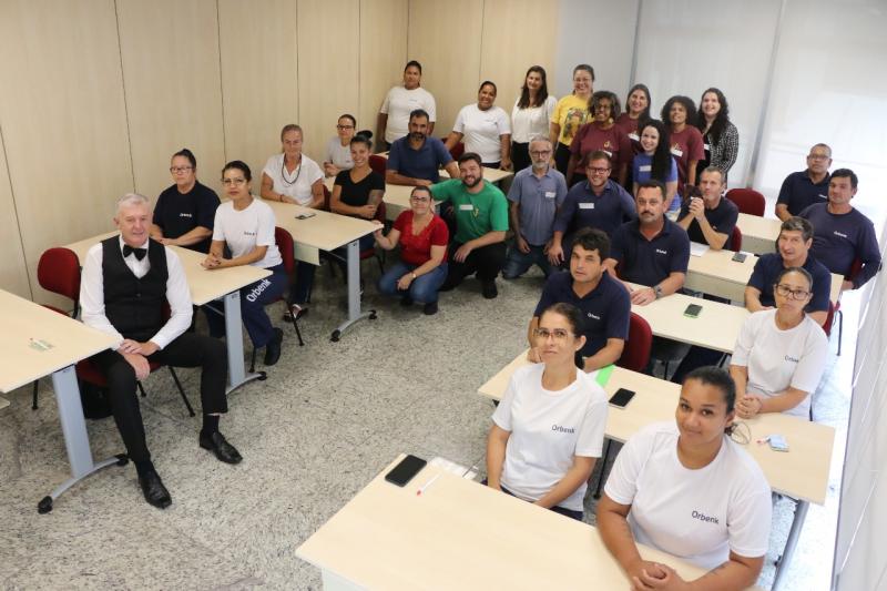 Prefeitura da Capital abre turma da EJA na sede do TCE