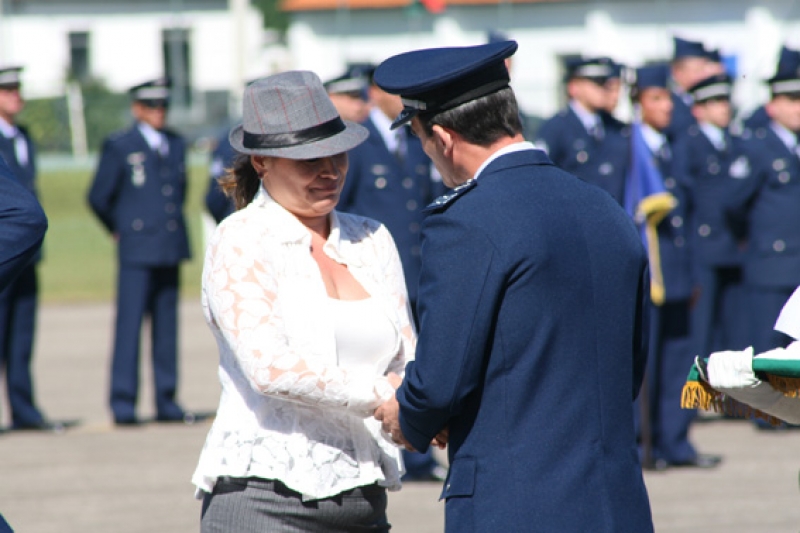 Enfermeira Missouri Paixão recebe homenagem da Base Aérea