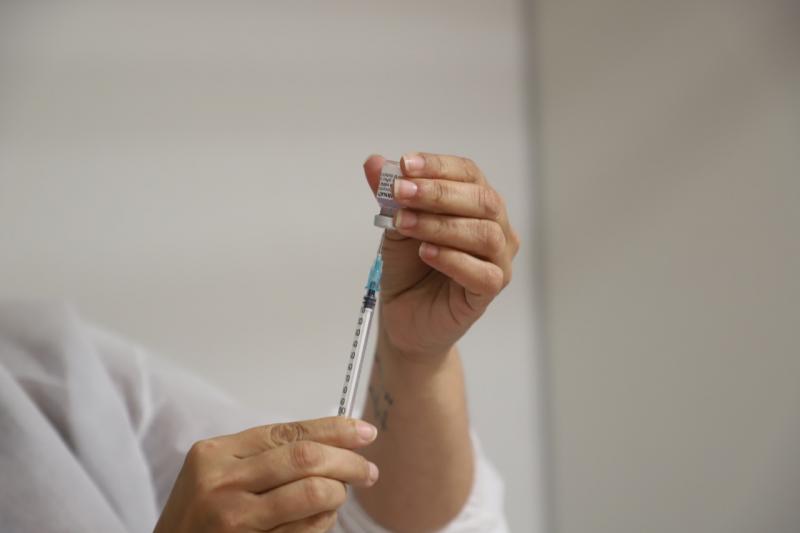 INFLUENZA | Idosos de 75 anos ou mais poderão se vacinar em drive-thrus nesta segunda e de 70 anos ou mais nesta terça