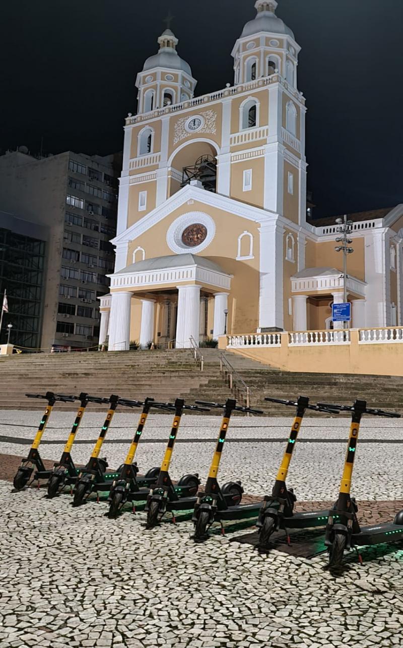 Prefeitura faz parceria com empresa europeia e traz patinetes elétricos de volta para a Florianópolis