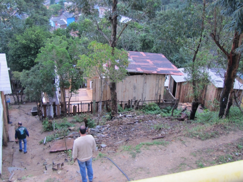 Floram derruba obra ilegal nos Palmares