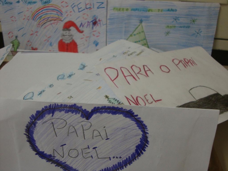 Alunos da rede de ensino escrevem para o Papai Noel