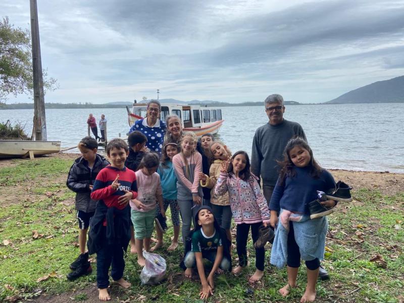 Projeto Plantando Primaveras realiza plantio de árvores nativas em espaços públicos de Florianópolis