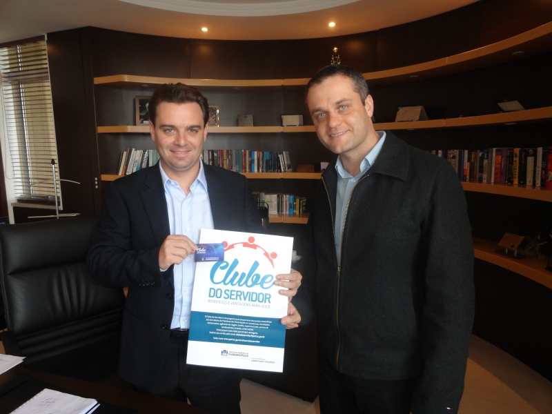Prefeitura entrega carteirinhas do Clube do Servidor 