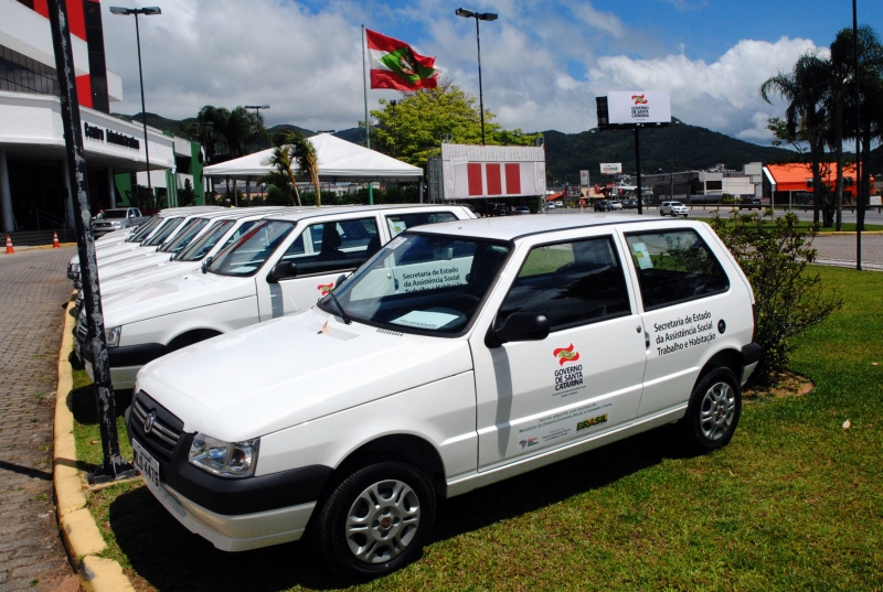 Assistência Social recebe sete veículos para os CRAS