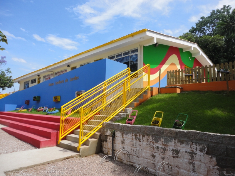 Prefeitura entrega mais uma creche reformada