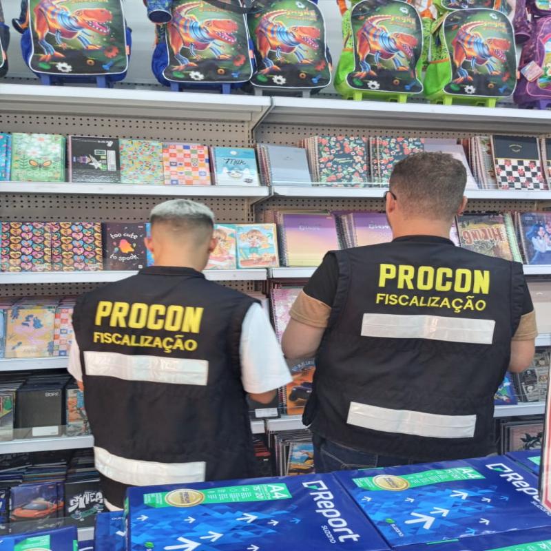 Procon de Florianópolis divulga pesquisa de preços de materiais escolares