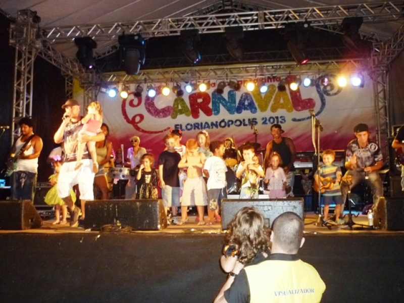 Confira as festas de Carnaval por todo o Continente